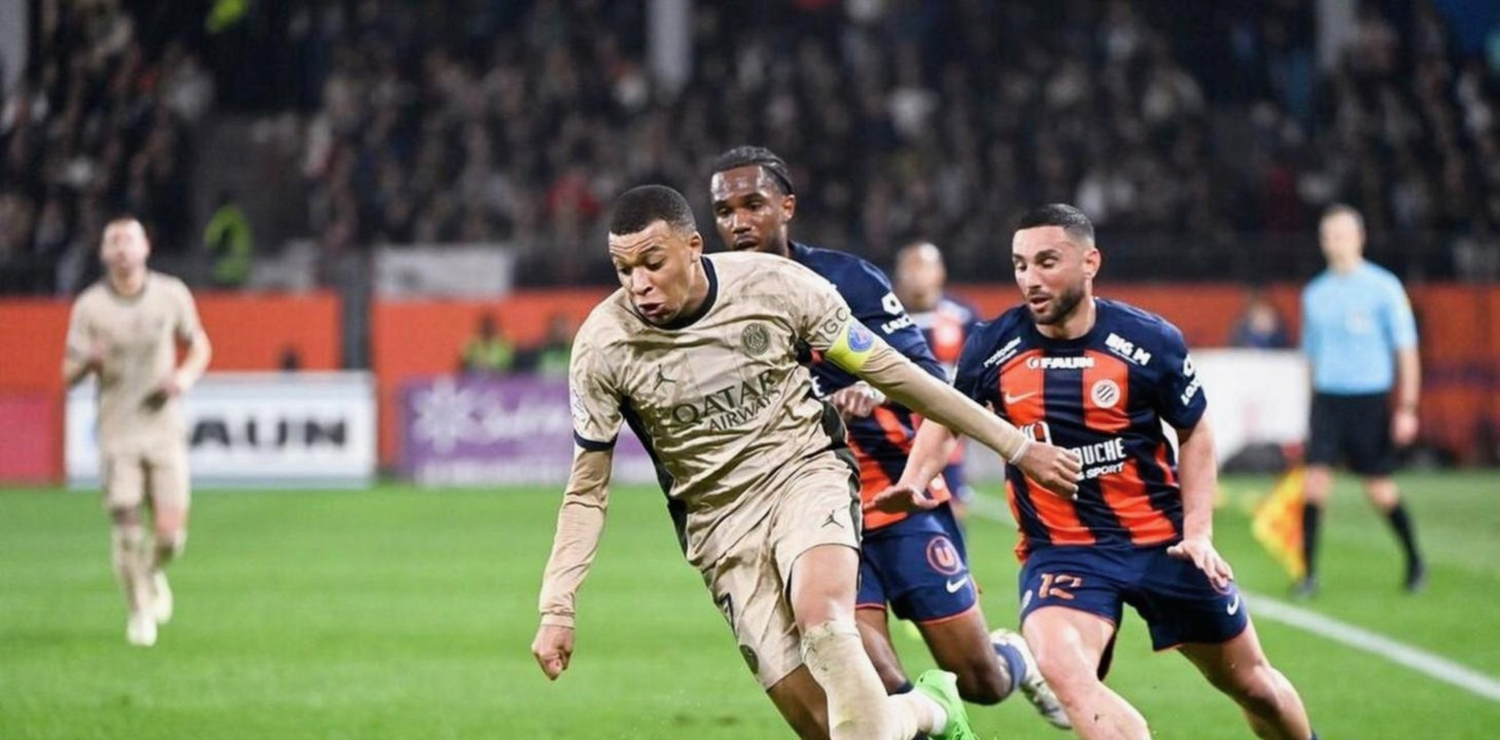 C7娱乐下载官网-里昂球员受伤退场，法甲比赛存疑的简单介绍